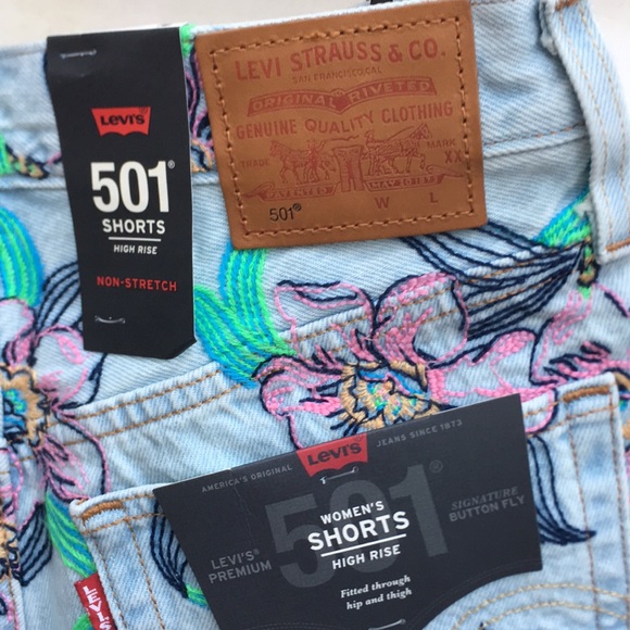 New 501® HIGH RISE FLORAL SHORTS - Picture 4 of 4